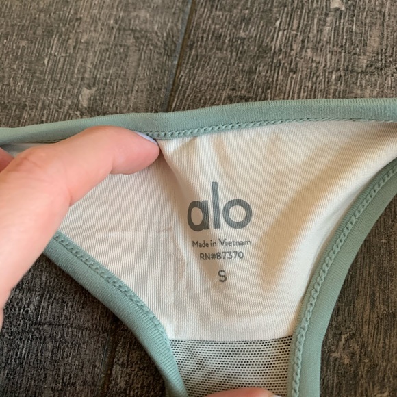 ALO Yoga Half Moon Sports Bra Sage Green - Picture 5 of 8